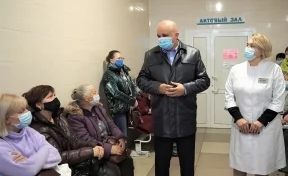 Очереди в больницах по шесть часов и вторая волна коронавируса в Кузбассе. Разбираемся, что власти будут с этим делать