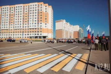 Фото: Разметку на кемеровских улицах обновляют с использованием микростеклошариков 1