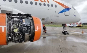 Самолёт Superjet 100 вернулся в аэропорт Внуково из-за оторвавшегося капота двигателя