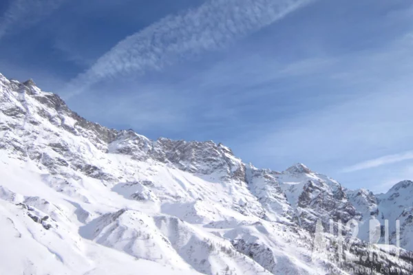 В Калифорнии группа лыжников попала под лавину в горах: 10 человек пропали без вести