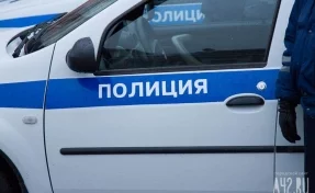 Курившая с сыном 17-летняя мать скрывается от полиции в Кузбассе