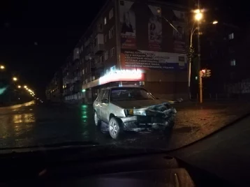 Фото: Кузбассовец сбил подростка после столкновения с другим авто 1