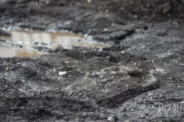 Фото: Грузовик с водкой перевернулся на МКАД 1