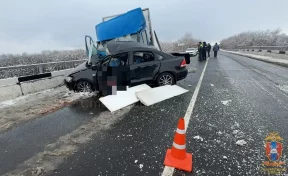 В Кузбассе на трассе столкнулись «ГАЗель» и Volkswagen Polo: погибли два человека