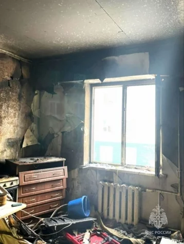 Фото: В Иркутской области мужчина устроил пожар в многоэтажке, пытаясь заправить зажигалку бензином 1