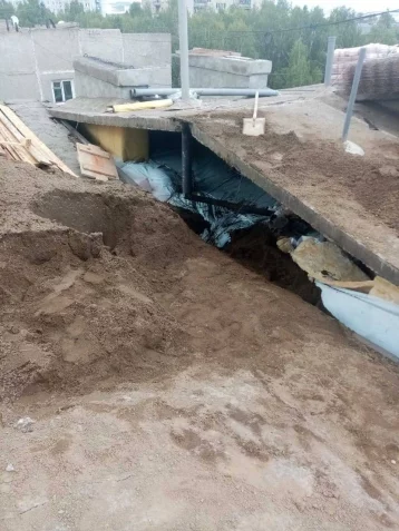 Фото: В Новокузнецке рухнула крыша пятиэтажки 1