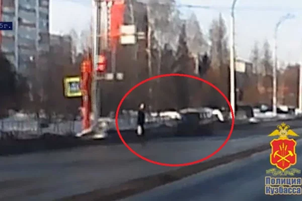 В Кемерове 19-летний гонщик сбил пешехода на бульваре Строителей: дело ушло в суд