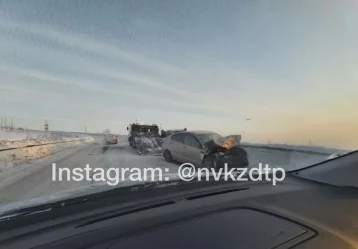 Фото: Очевидцы опубликовали фото серьёзного ДТП в Кузбассе 1
