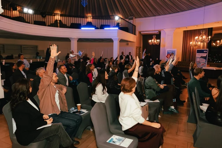 Фото: ВТБ провёл встречу по работе с самозанятыми для предпринимателей Кузбасса 5