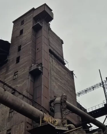 В результате взрыва на предприятии в Новокузнецке погибла женщина