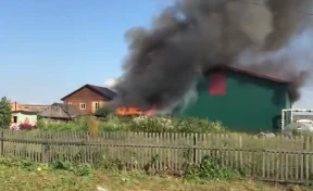 В МЧС рассказали подробности крупного пожара в Кемерове