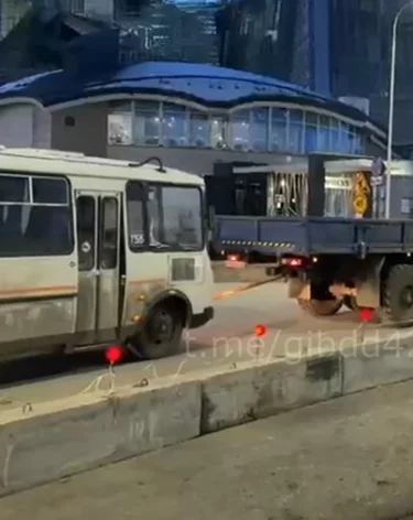 В Кемерове инспекторы ГАИ остановили автобус с неисправным рулём