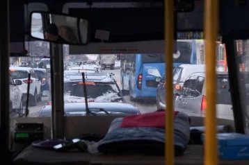 Фото: В Хабаровском крае водитель и кондуктор выволокли пенсионерку из автобуса 1