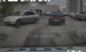 В Кузбассе 17-летний подросток за рулём автомобиля устроил погоню с инспекторами ГАИ