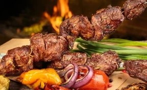 Опрос РСХБ: 45% россиян выбирают фермерское мясо для шашлыков