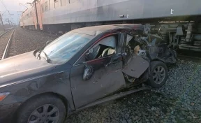 Выехал на запрещающий сигнал светофора: в Госавтоинспекции рассказали подробности аварии на железнодорожном переезде в Кузбассе