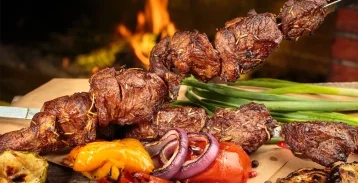 Фото: Опрос РСХБ: 45% россиян выбирают фермерское мясо для шашлыков 1