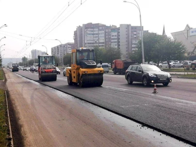 Фото: Илья Середюк показал на фото, как ремонтируют проспект Химиков 4